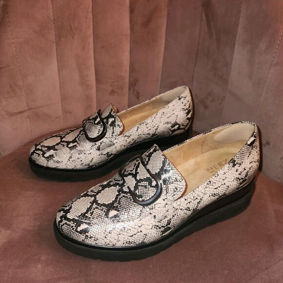 Naturalizer Womens 8 White Snake Print Platform Slip On Loafers - Picture 1 of 5